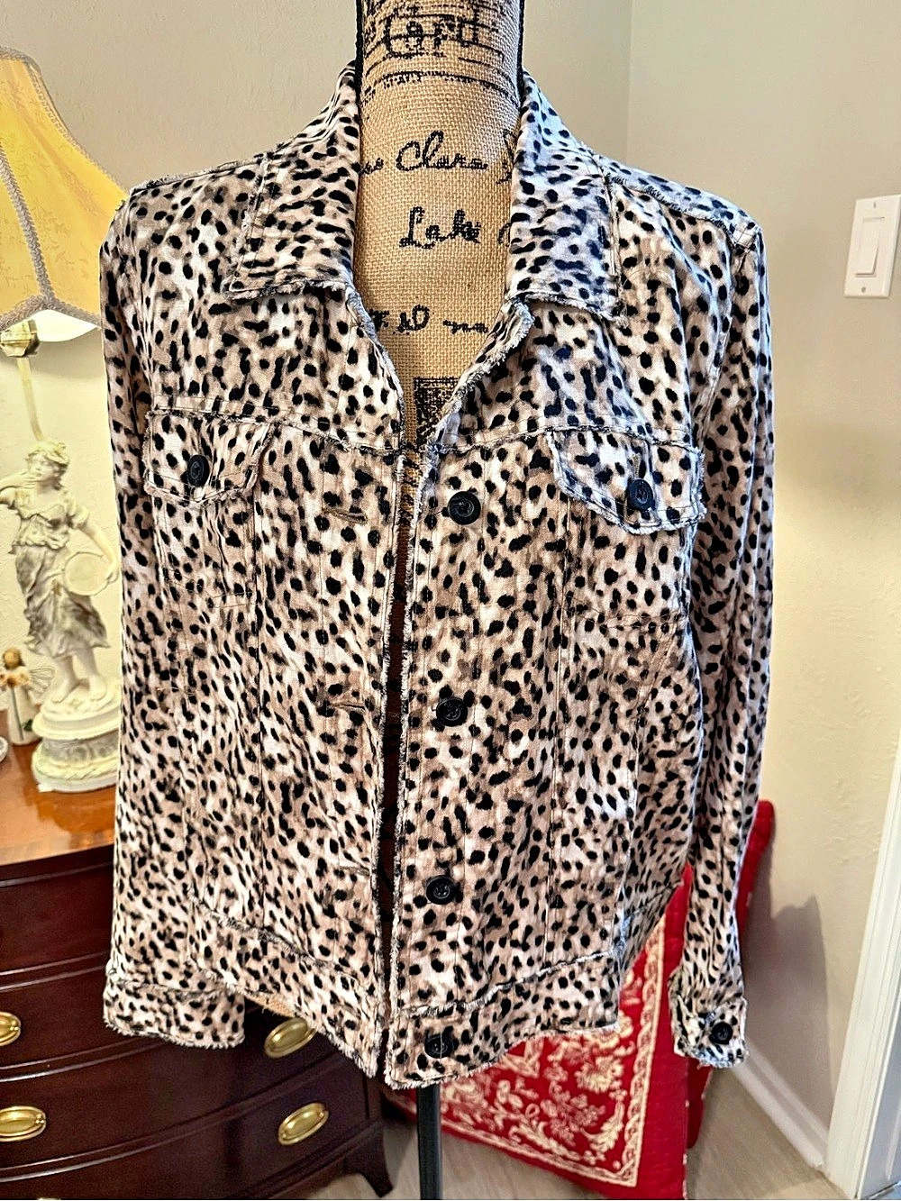 Tommy Bahama Leopard Print Jean Jacket Size Large NWT